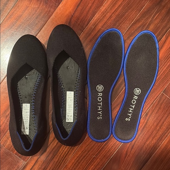 Rothy's the flat solid black - Picture 5 of 6